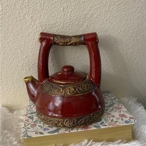 Pier one tea pot in 7”